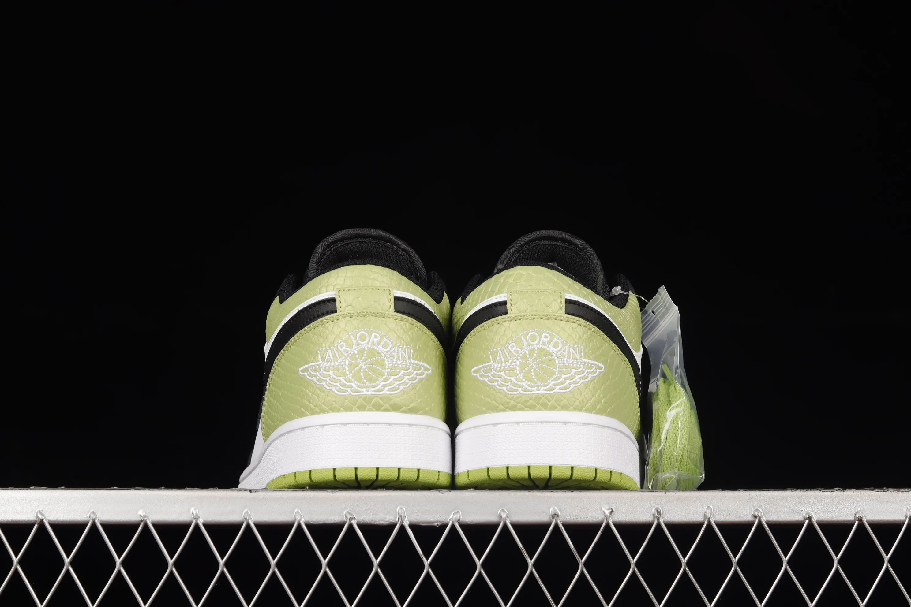 All categories Air Jordan Jordan series basketball shoes Air Jordan 1 Low Air Jordan 1 Low AJ1 Joe 1 Green Snake Low-top cultural basketball shoes DX4446-301